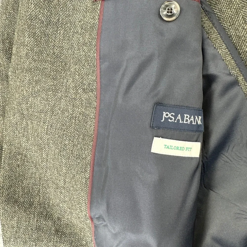 Jos. A. Bank 42 Short Tailored Fit Grey Herringbone 100% Wool Sport Coat Blazer